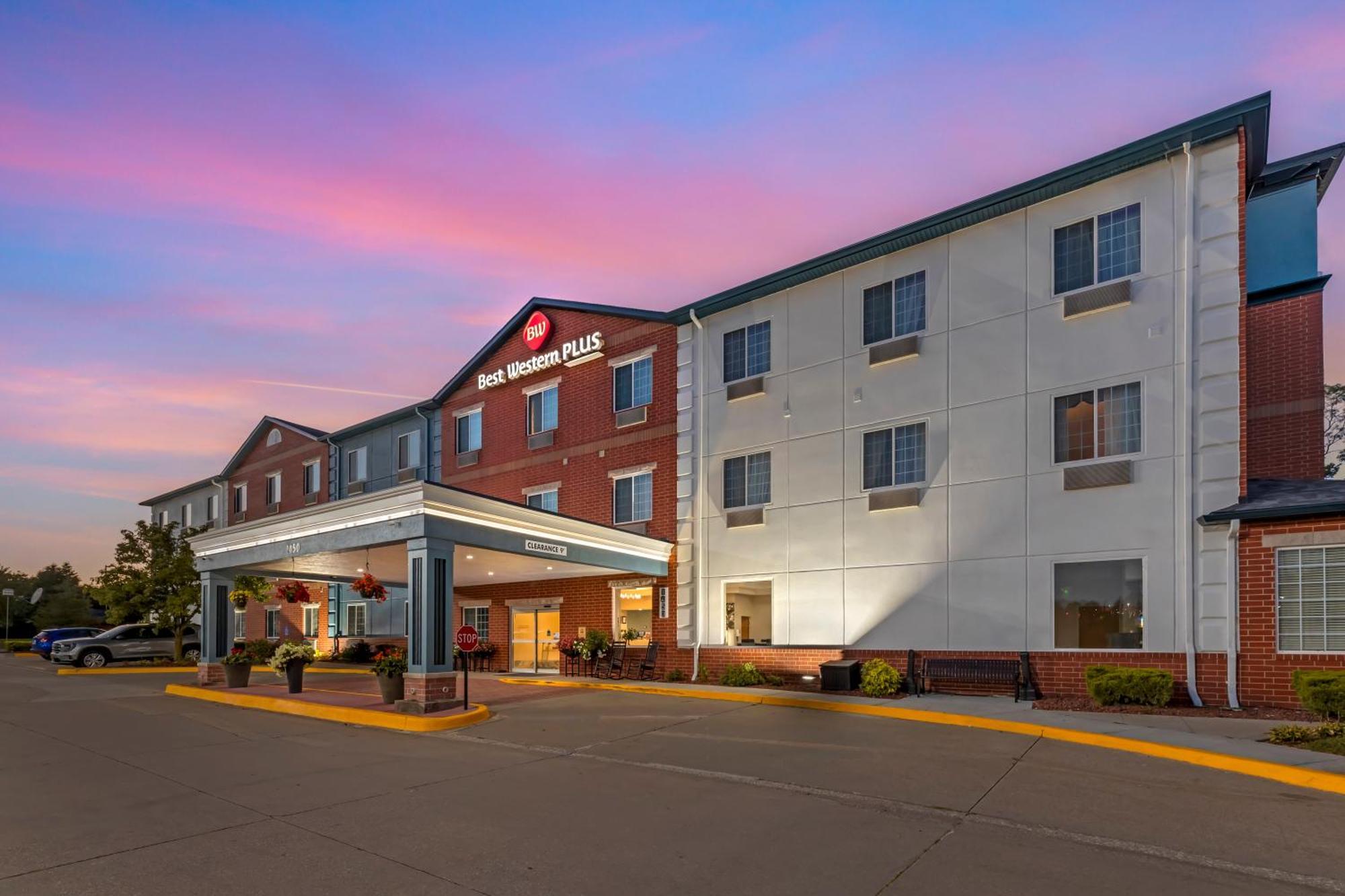 Best Western Plus Des Moines West Inn&Suites Clive Extérieur photo